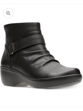 Clarks Black Delana Fairlee Leather Ankle Boots with Wrap Strap size 9